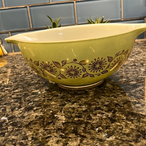 Vintage Pyrex 443 Bowl - Picture 2 of 6